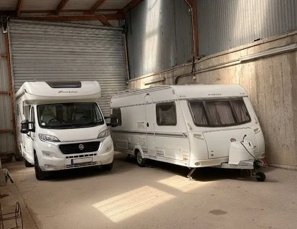 Stockage couvert Camping-Car / Caravane / Bateau - Secteur Montval-sur-Loir