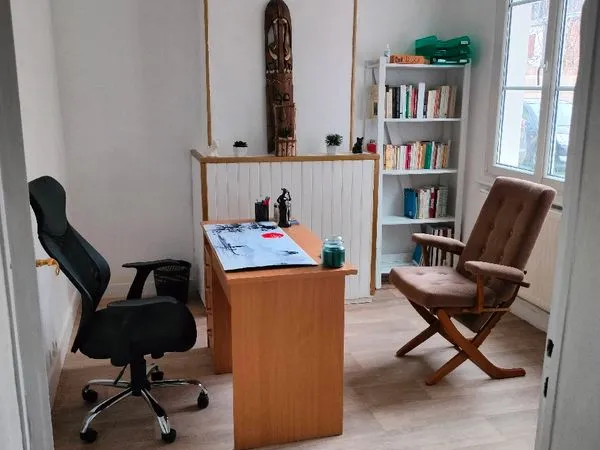 Cabinet paramédical (bureau professionnel)