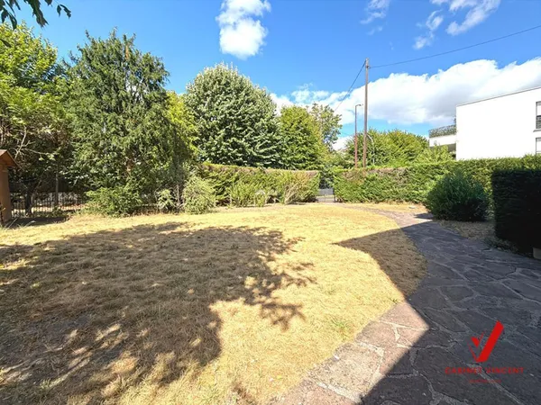 Vends demeure - 161 m² - 8 pièces, 5 chambres - Colombes 92700