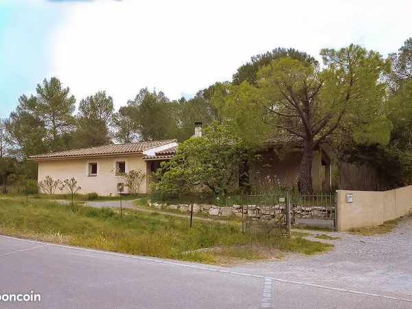 Maison individuelle 107m2 sur 1100m2 de terrain, idéalement située
