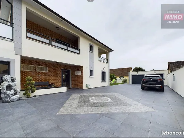 Maison 8 pièces 310 m²
