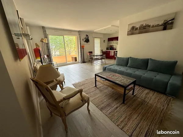 Vacquerolles - Grand T2 56 m2 Piscine Parking privée