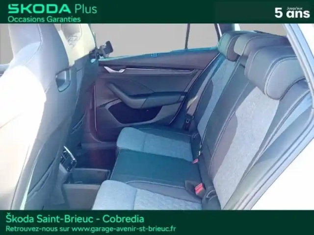 Skoda Octavia combi 2.0 tdi scr 150ch sportline dsg7 — photo 9