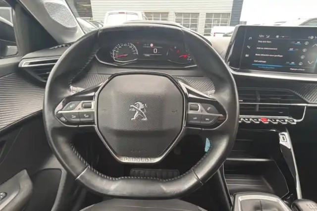 Peugeot 208 puretech 100 s&amp;s bvm6 — photo 17