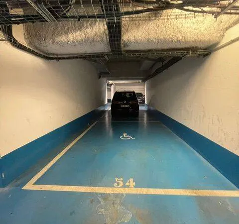 Parking 12 m²