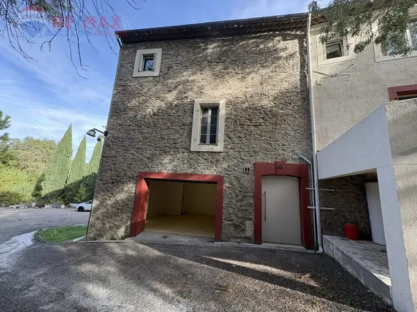 Garage et parking Location Trèbes 28m² 185€