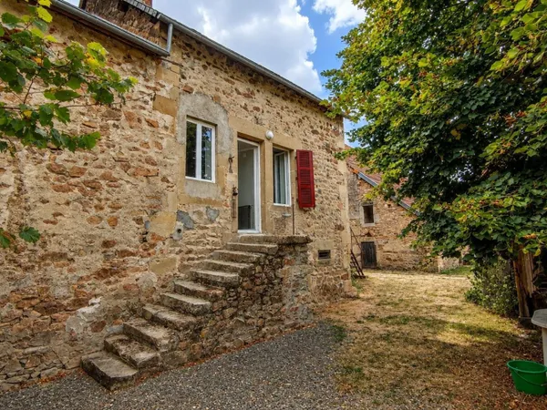 Maison avec seconde habitation à rénover et nombreuses dépendances