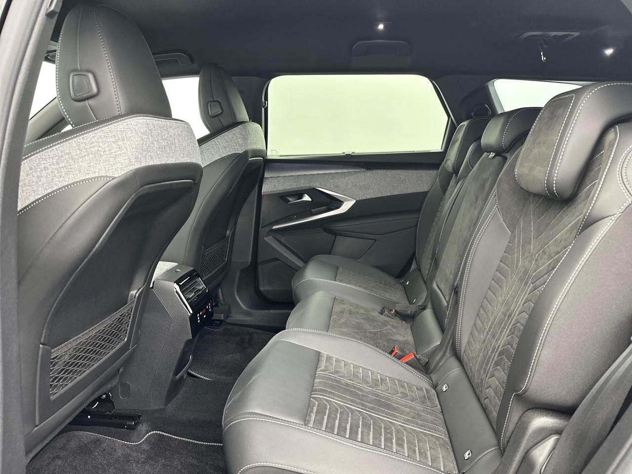 Peugeot 5008 hybrid 145 ch e-dcs6 gt — photo 12