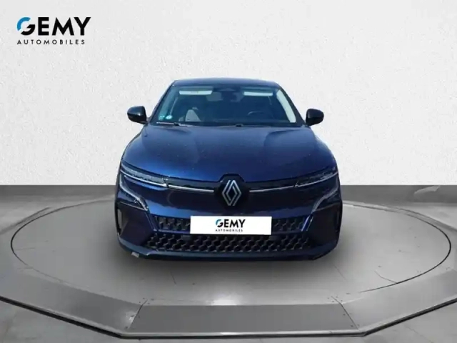 Renault Megane e-tech ev60 220 ch optimum charge — photo 2