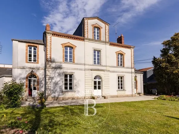 NANTES SAINT DONATIEN - Superbe hôtel particulier de 9 pièces