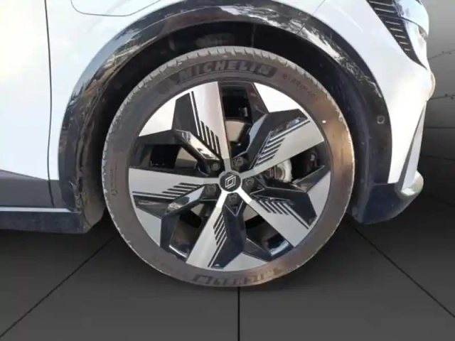 Renault Megane e-tech electric ev60 220ch techno optimum charge -c — photo 11
