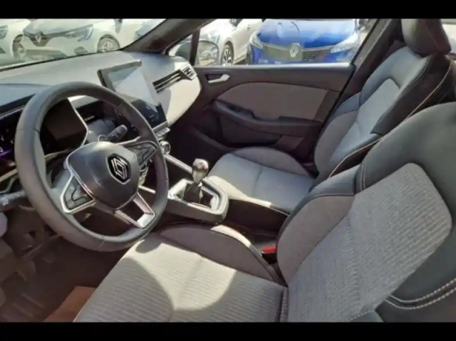 Renault Clio 1.0 tce 90ch techno - 24 — photo 4
