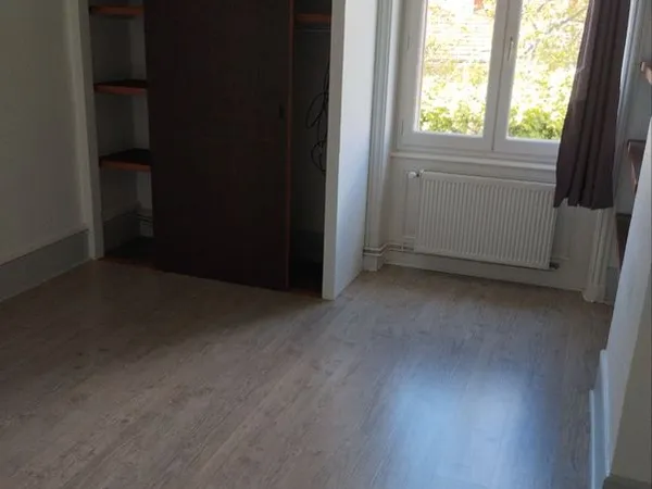 T2 50m2 avec balcon secteur iut et rue piétonne