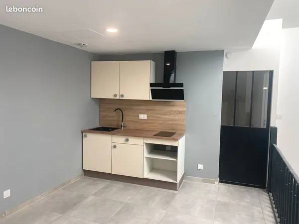 Appartement F2 refait a neuf , sécurisé , bien isolé