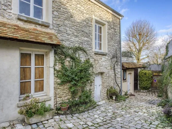 Maison 7 pièces 300 m²