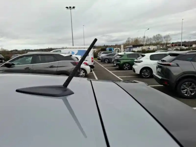 Peugeot 208 hybrid 110 ch e-dcs6 — photo 50