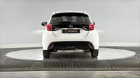Toyota Yaris 116h Design 5p MY22 — photo 6