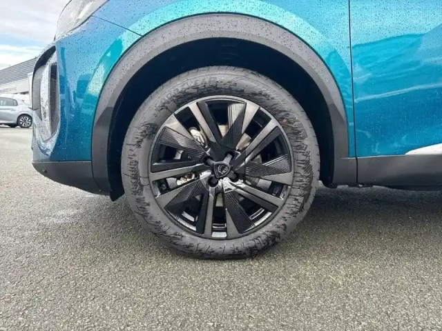 Peugeot 2008 hybrid 145 e-dcs6 — photo 33