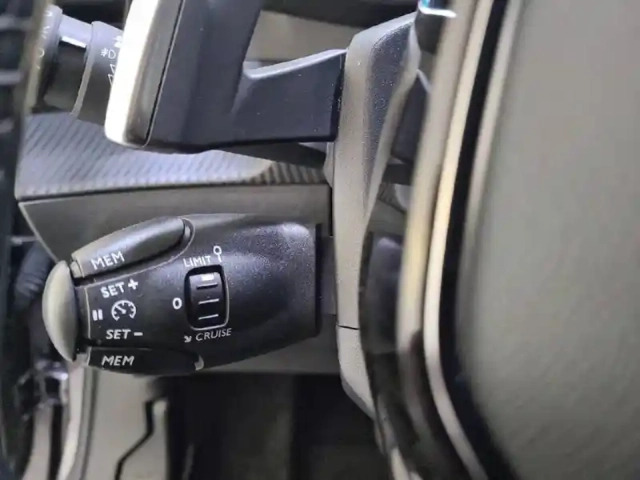 Peugeot 2008 puretech 130 s&amp;s eat8 — photo 28