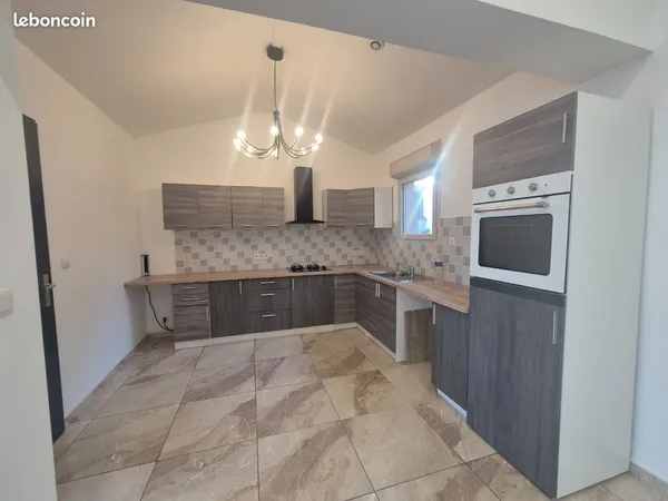 Maison avec 2 parking privé