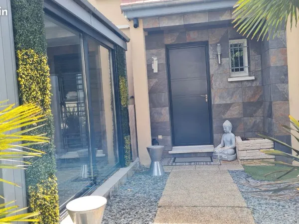 Jolie villa, piscine chauffe
