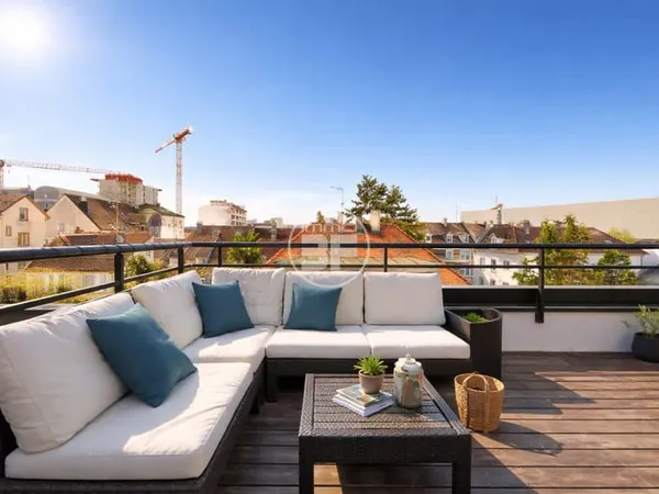 Unique: Saint-Louis centre - Attique T3/4 de 84 m² avec doubl