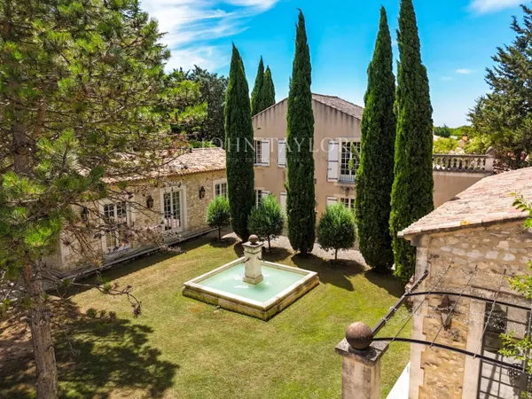Domaine d'exception au coeur des Alpilles