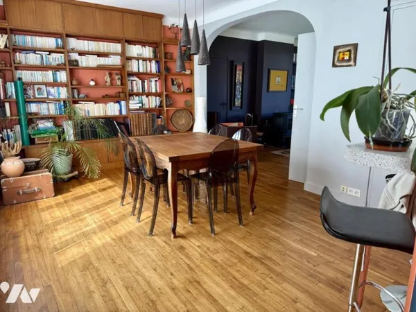 Maison 10 pièces 252 m²