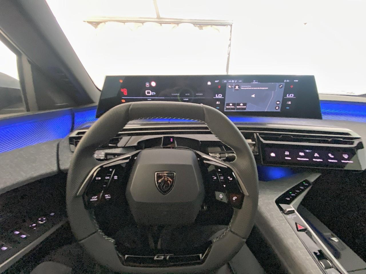 Peugeot 3008 hybrid 145 e-dcs6 gt — photo 12