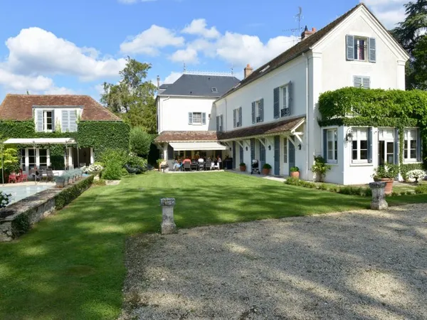 Vends magnifique maison XVIIIème renovée avec piscine et maison d'amis proche Fontainebleau