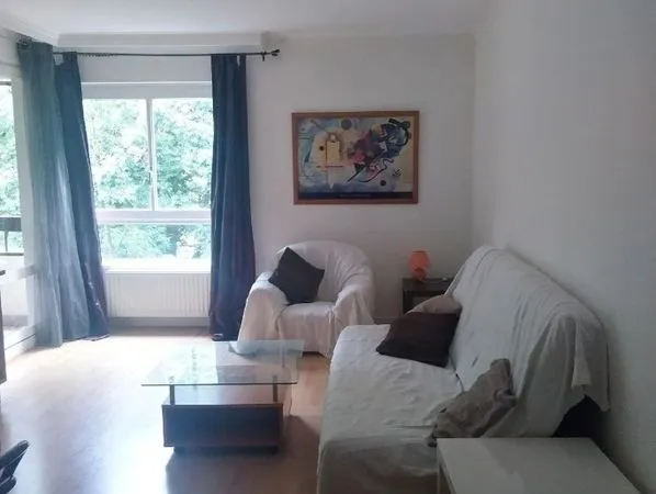 Bel appartement F3 meublé de 70 m², lumineux, idéalement situé dans une résidence verdoyante et sécu