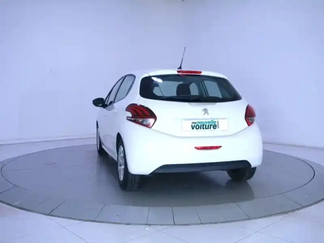 Peugeot 208 puretech 68ch bvm5 — photo 27
