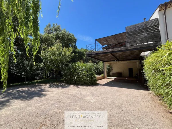 Maison 7 pièces 295 m²