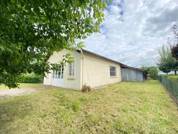 Local 1 pièce 160 m²