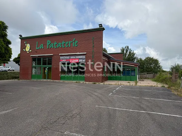 Locaux à destination de restauration à Louer
