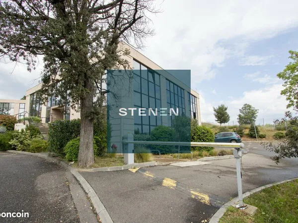 Bureau 150 m²