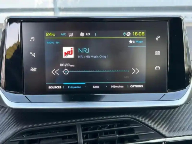 Peugeot 2008 e- 136ch active pack — photo 6