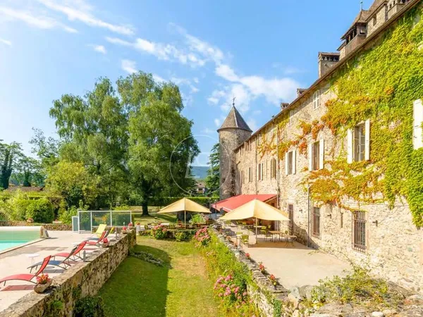 Hôtel 29 pièces 2885 m²