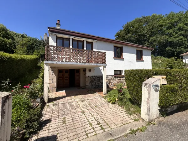 Maison à Ussel en CORREZE