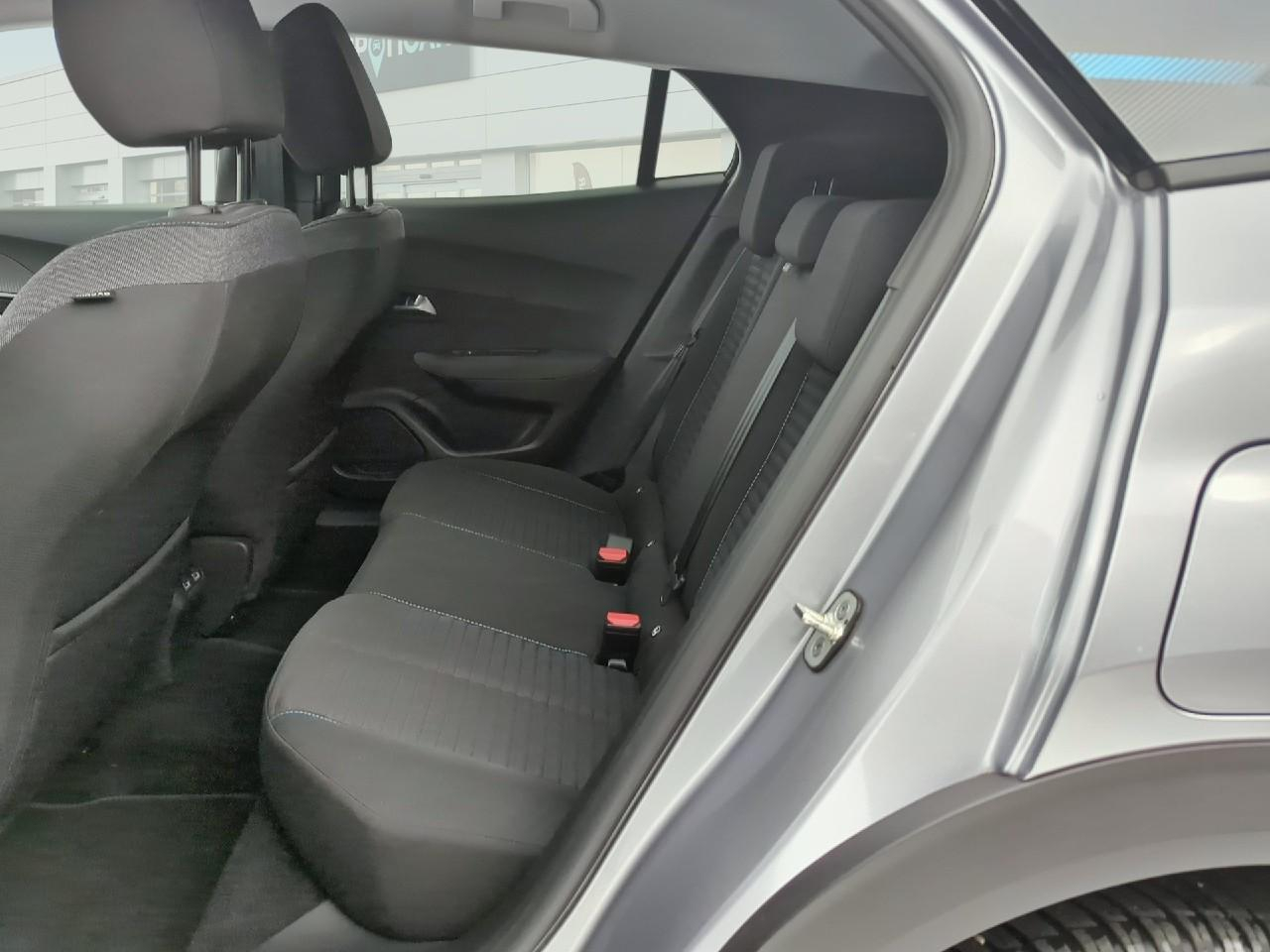 Peugeot 2008 puretech 130 s&s eat8 style — photo 10