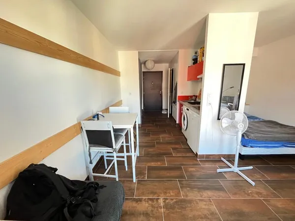 Studio 1 pièce 28 m²