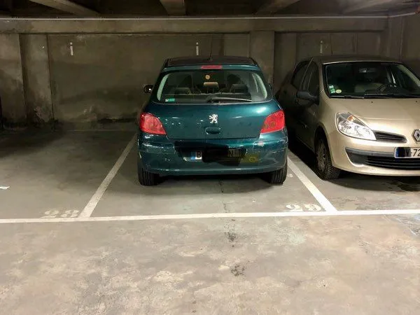 Loue place de parking quai du Wault