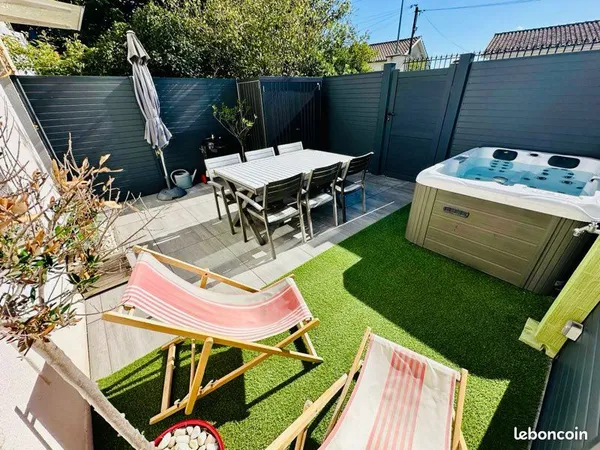 Maison 3 pièces rénovée avec goût - Tram C à 3 min - Terrasse, Jacuzzi & Parking