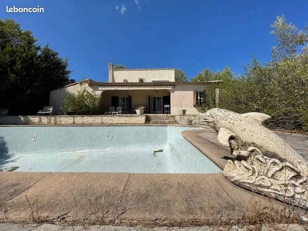 Villa 4 pièces 140 m²