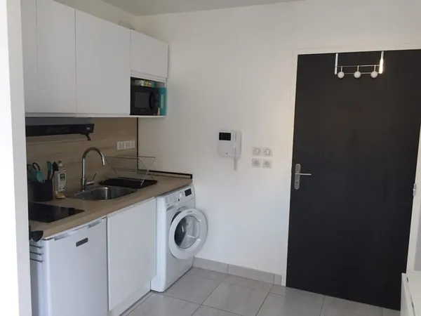 NANTES - STUDIO MEUBLE