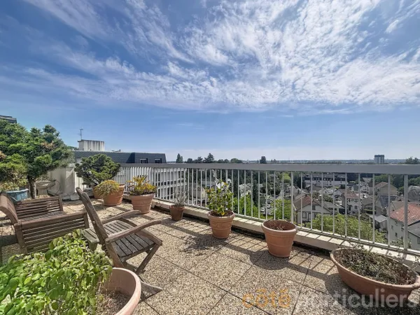 Appartement dernier étage avec terrasse vue panoramique sur TOURS centre