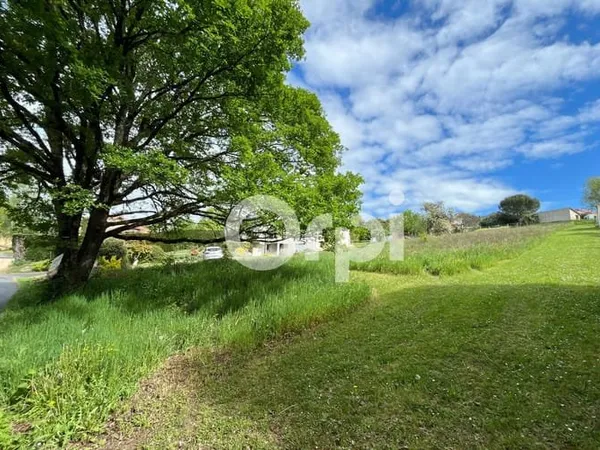 Terrain 1900 m²