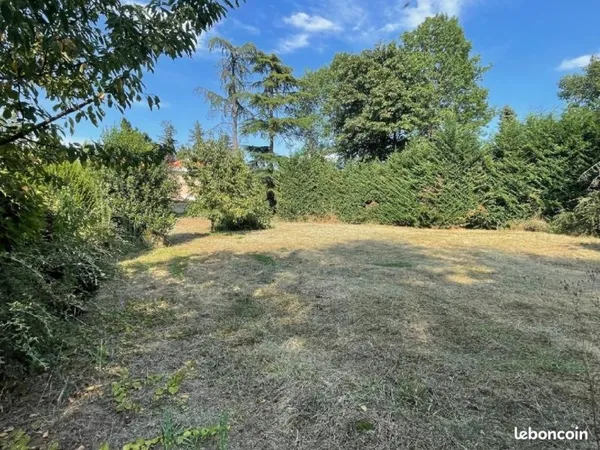 Terrain 891 m² Veauche