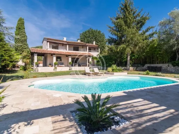 SUPERBE VILLA DE CHARME - AU CALME ABSOLU