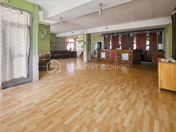 Fonds de commerce 4 pièces 179 m²